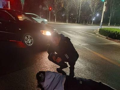 平凡善举暖人心！青岛街头，又见“热心肠”路遇危情伸援手