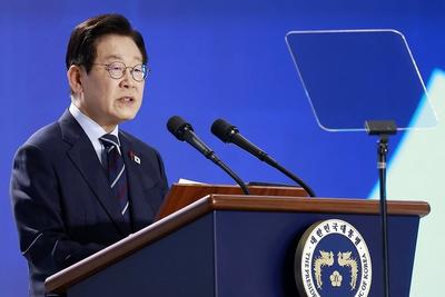 韩国总统呼吁建立和平共存的新型韩朝关系