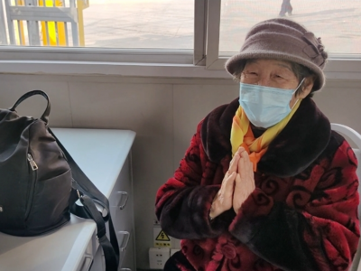 出行路上“诚载美好”！城阳巴士驾驶员温情守护乘客归途