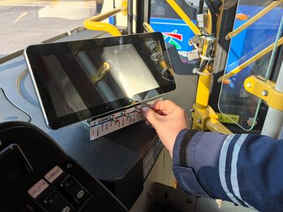 特殊乘客“一对一”关照！青岛6路公交“安心磁贴”温暖上线