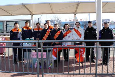 李沧巴士多方联动护平安，惠民服务零距离送达