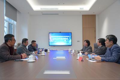 青岛日报报业集团与青岛百果山实业有限公司签署战略合作