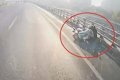 遇事上前“搭把手”，青岛巴士“热心肠”获赞！