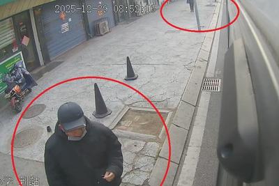 公交“慢节奏”诠释“人情味”！青岛巴士驾驶员用行动擦亮城市文明窗口