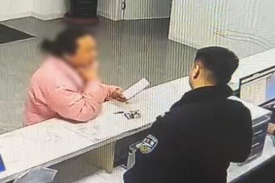冬季守护 | 接“00”开头电话怀疑被骗，青岛民警现场科普“直播会员”骗局