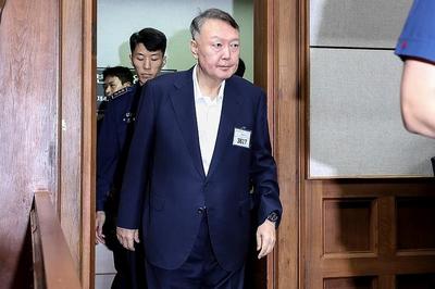 韩国法院签发对尹锡悦的追加拘捕令，其拘留时间将延长6个月