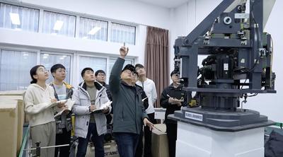 研究生工程师小队，到科研生产一线“真题真做”丨2025回顾·身边民生记