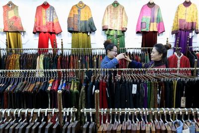 日销3000件，新中式火出圈！即墨服装市场实体店成为新春消费新地标 