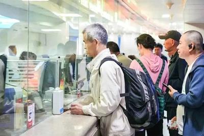 铁路部门推出老年旅客电话订票服务