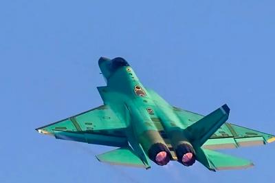 歼-35新年第一飞！试飞机为啥是“绿皮机”？