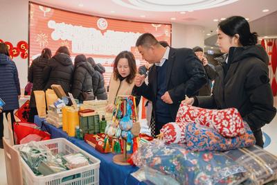 青岛举办新春创业市集暨创业品牌路演活动