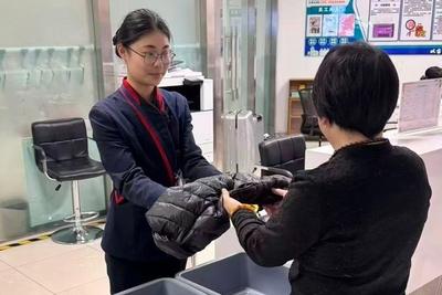 温暖回家路！“南飞”特殊旅客可在青岛机场免费寄存冬衣