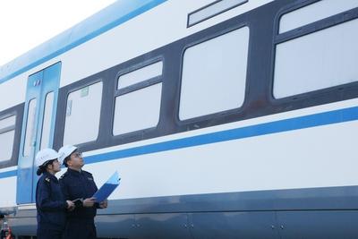 成为当地城市流动的“中国名片”！青岛“智造”轻轨车厢奔赴智利