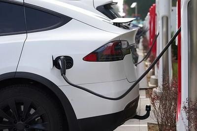 我国电动汽车充电设施数量突破2000万