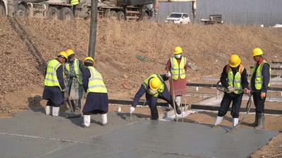 开局“十五五” 奋斗正当时丨山东抢时争速抓项目，一个个施工现场“热气腾腾”