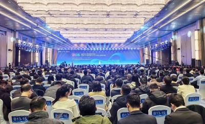 青島AI大會，市委書記為“單人創業家”站臺！