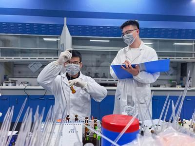 三年攻坚，枣庄企业炼成中美双报救命药丨2025回顾·新科技新产品记