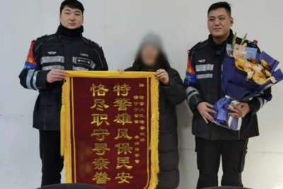 两位青岛特警铁骑凭借脑中一张“活地图”，成功找回89岁迷路老人！