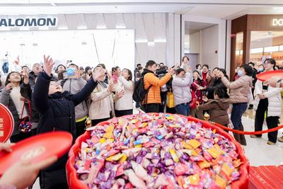 “年味”來了！徐福記新年糖桶花車全國巡展亮相萬象城 