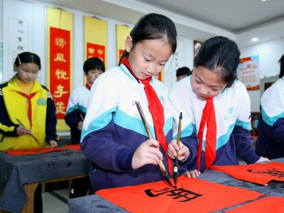 组图：秀才艺 迎新春