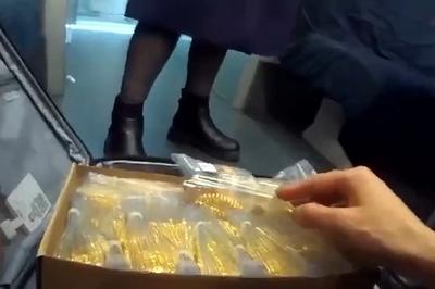 12公斤黄金展品遗落列车，铁路人员1小时物归原主