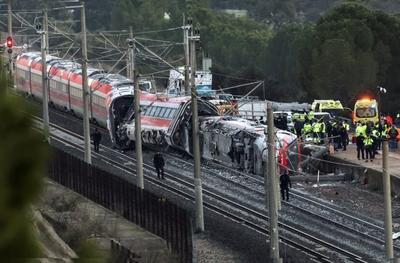 西班牙高铁事故已致40人死亡，初步调查或与铁轨破损有关