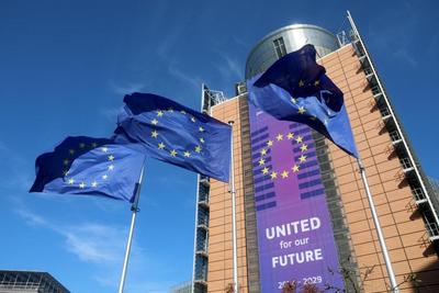 马斯克旗下AI被指涉色情内容，欧盟等多方监管机构介入