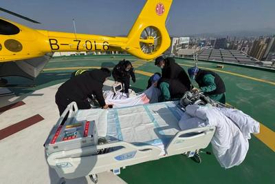 用时15分钟，青岛航空医疗转运抢回一条命