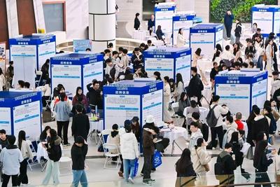 留学人才来青：线上有“港”，线下有“家