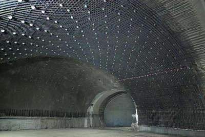 青岛地铁隧道里，这片“星空”让建设者的匠心具象化