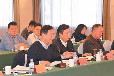 青岛日报两会专版 | 优化供给，打造新场景撬动新增量