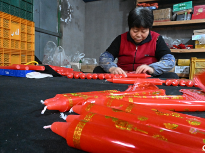 春节临近，红烛走俏