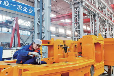 青企故事荟 | 中亚矿山深处，“青岛造”无人运矿车穿行