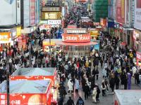 元旦假期，台东步行街人头攒动