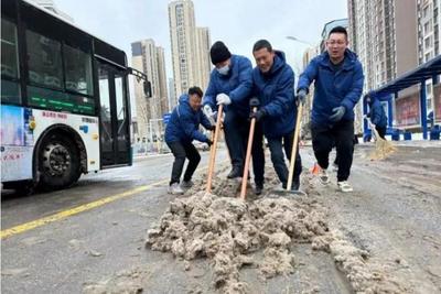 应对降雪保畅通！青岛提前部署279处易滑易堵点清雪除冰工作 
