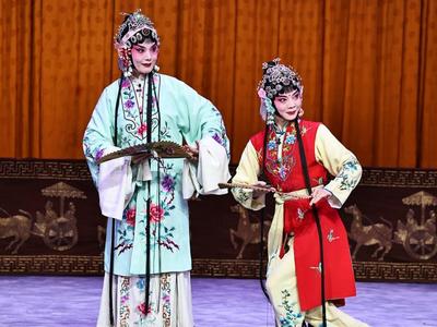 齐鲁年味·消费新潮丨看剧观影成新年俗，山东文化消费热气腾腾