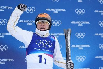 自由式滑雪空中技巧混合团体中国队获铜牌