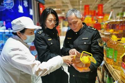 春节期间，青岛市场监管系统出动执法人员8996人次
