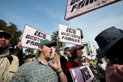 美政府移民政策支持率创新低，国土安全部发言人离职