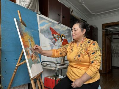 白天做面点，晚上画油画！青岛面点师用画笔追寻心中的诗与远方