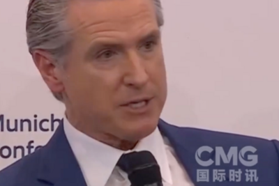 美加州州长：中国坚持绿色发展，美国却在“开倒车”