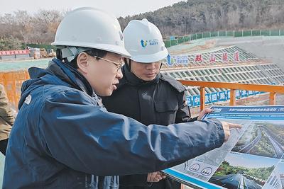 新春走基层丨​现场看项目，能解决的马上解决