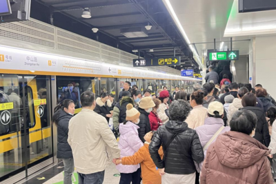 中山路站客流增长63.2%！青岛地铁温情守护节日欢腾