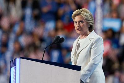 就爱泼斯坦案作证，希拉里坚称“没见过、没坐过、没去过”