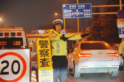 春节临近聚餐增多，不要酒后驾车！青岛公安交管持续严查酒醉驾违法行为