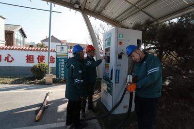 電力護(hù)航新春暖 燈火映景年味濃