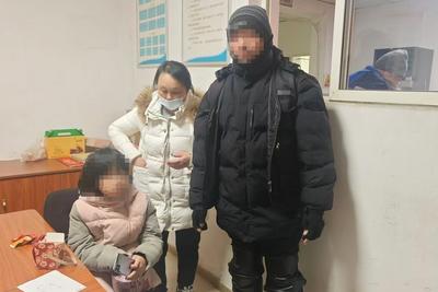 女孩深夜坐过站，青岛巴士驾驶员暖心守护......