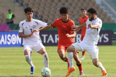 杨希正式转会上海海港，青岛西海岸送别U23小将