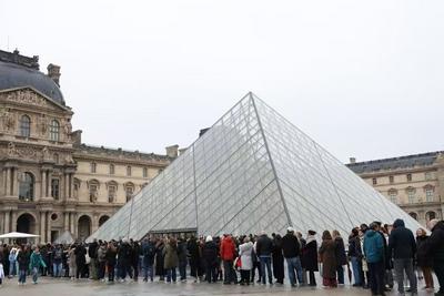 纽约联储报告：美国消费者和企业承担特朗普关税成本近九成