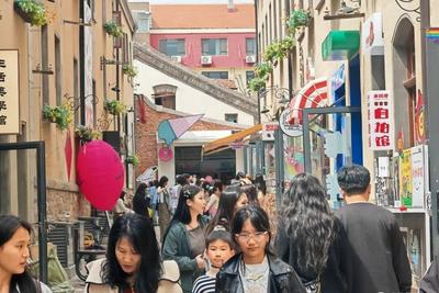 “老街里”烟火氤氲，青岛老城正从历史走向未来